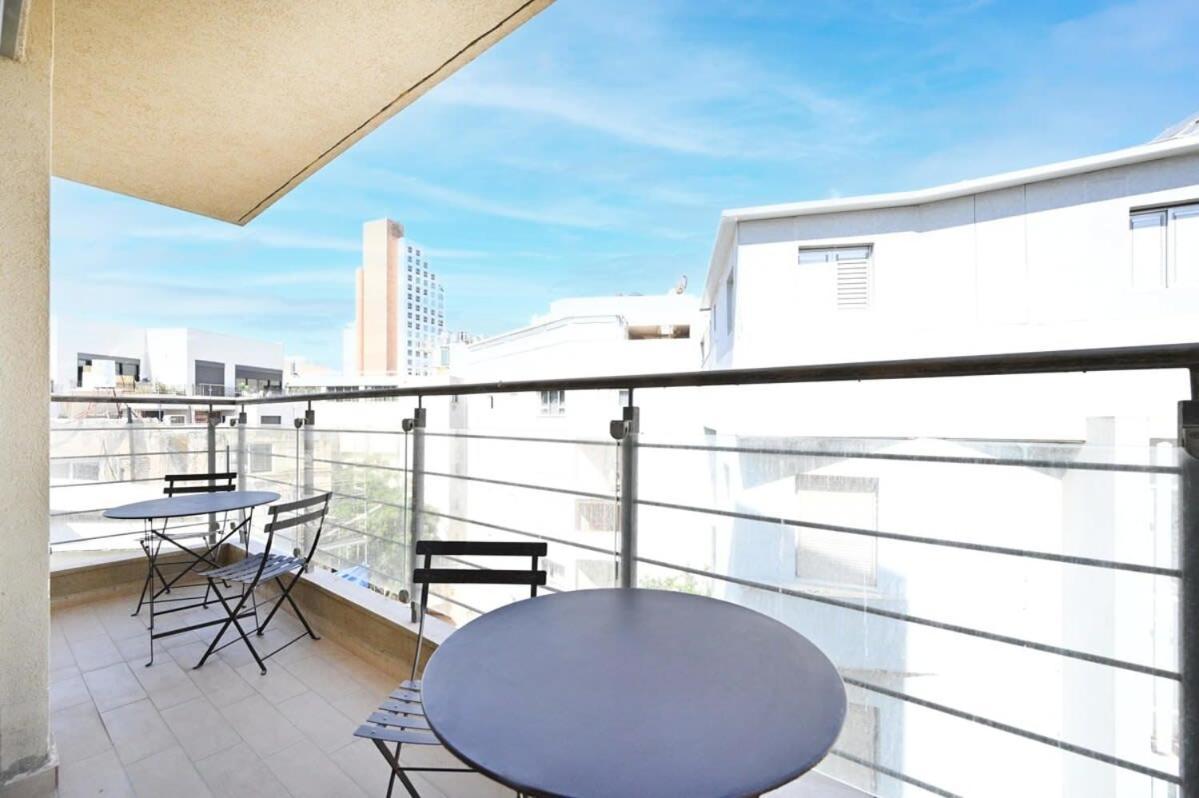 Apartment 3br Behind The With Mamad By Holyguest Tel Aviv