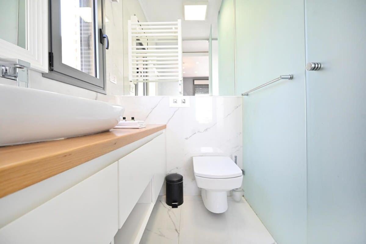 Apartment 3br Behind The With Mamad By Holyguest Tel Aviv